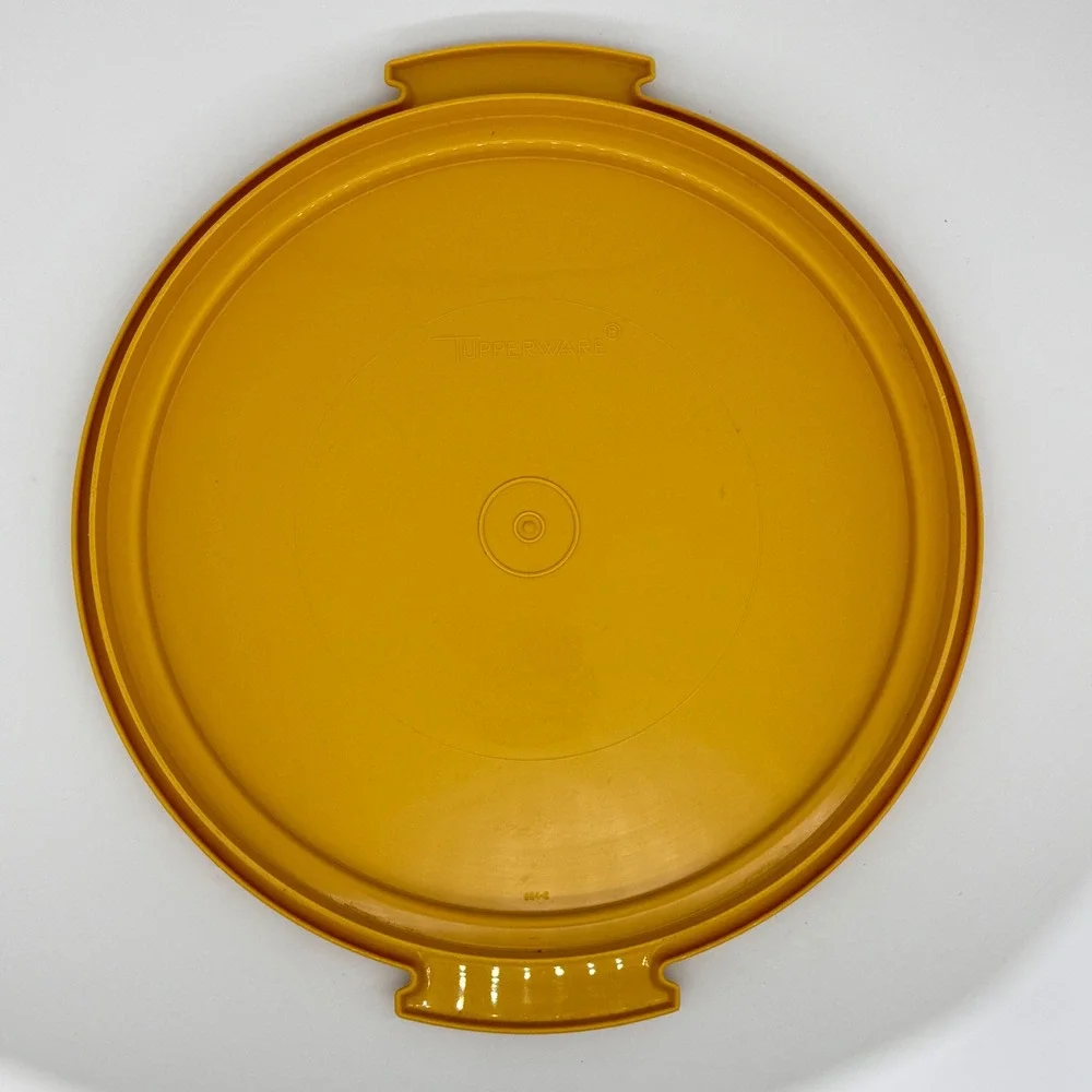 Vintage Tupperware Cake Taker Carrier 11